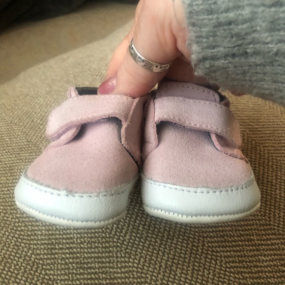 Vans Infant Suede Moccasins with Fringe. Velcro Closure. Light Pink. Size 2. EUC - Picture 8 of 15